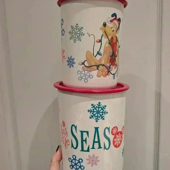 Vintage Disney Christmas Tupperware canisters - Picture 5 of 10